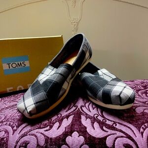 Women’s Classic Black & White Plaid Toms